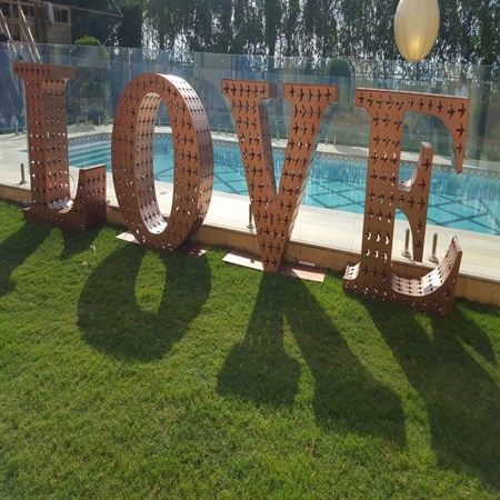 Golden Calligraphy Drawing & Silk Screen Printing