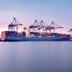 Shipping line service and booking in Dubai