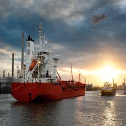 Ship Chartering Service in Dubai